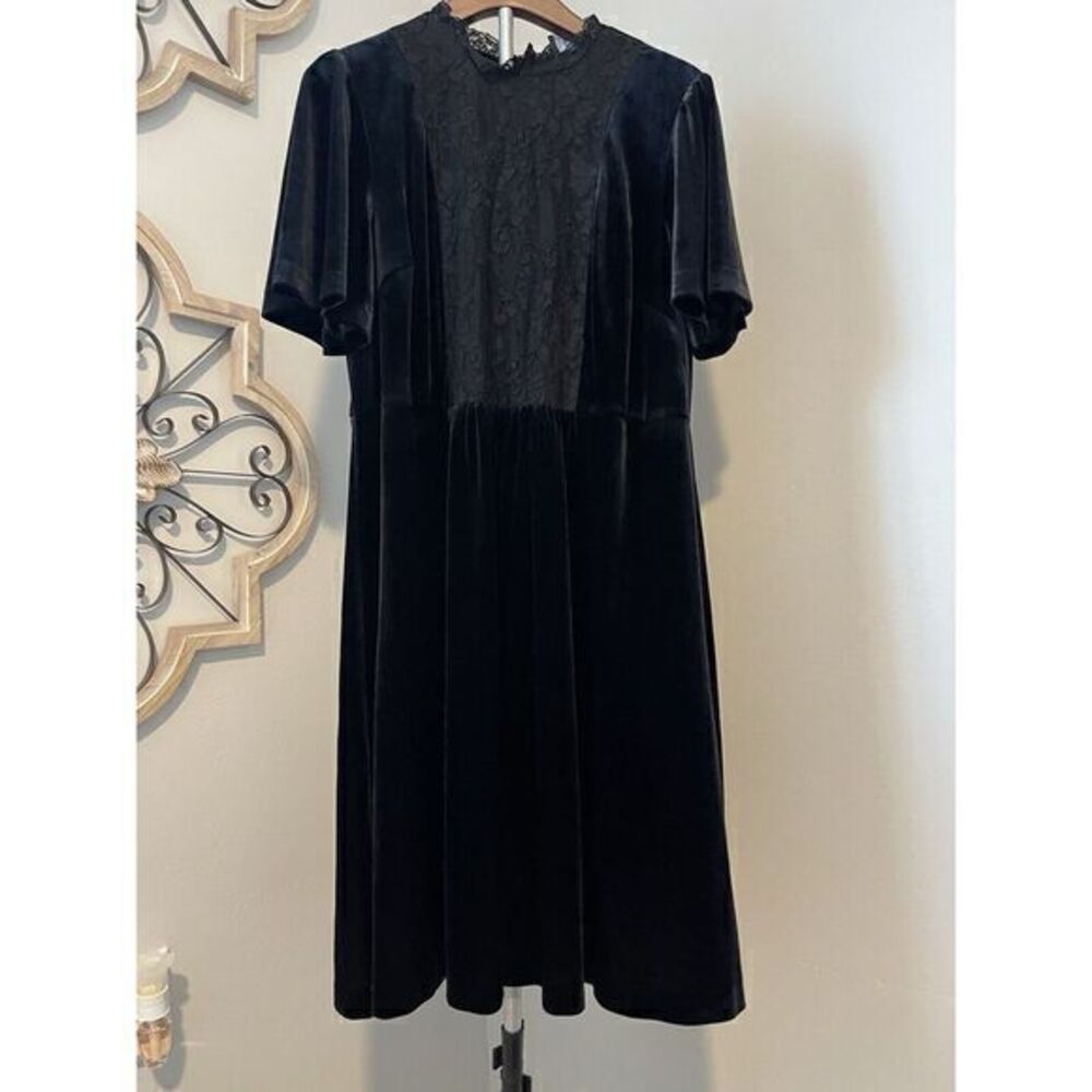 Women's Black Velvet Sz 16 Dress Lace Front Eloquii EUC!